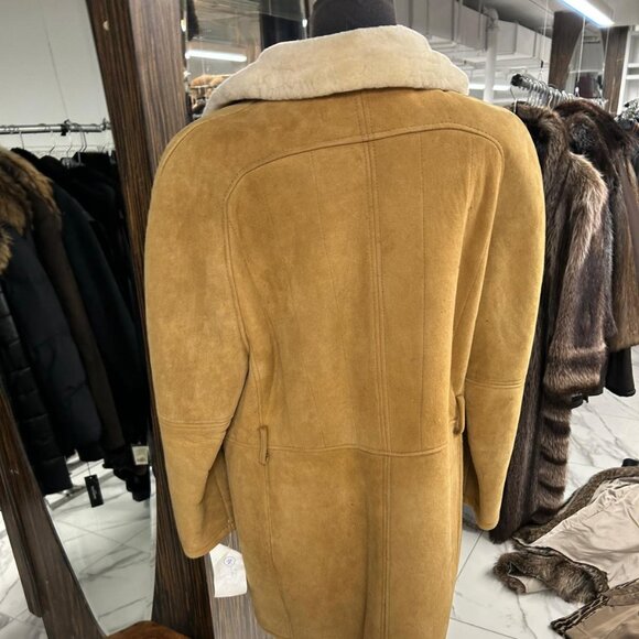 Shearling men's shearling size 42 was 2895 now $700 - Picture 2 of 4